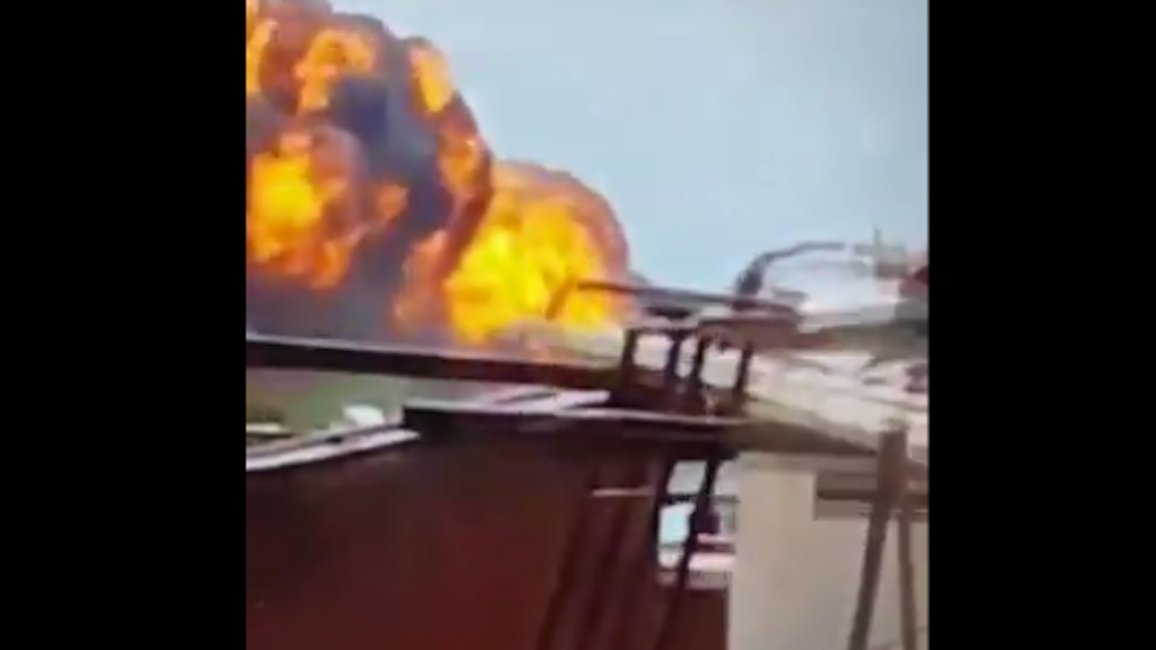 Много загинали и ранени след ужаса в Индия: Видео от борда на самолета улови смъртоносния момент
