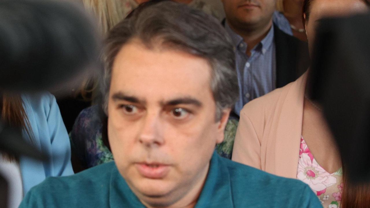 Асен Василев: Ще предложим вот срещу ограбването на българския народ