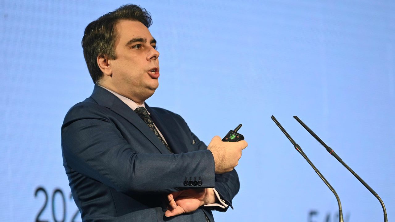 Асен Василев: Ще предложим вот срещу ограбването на българския народ