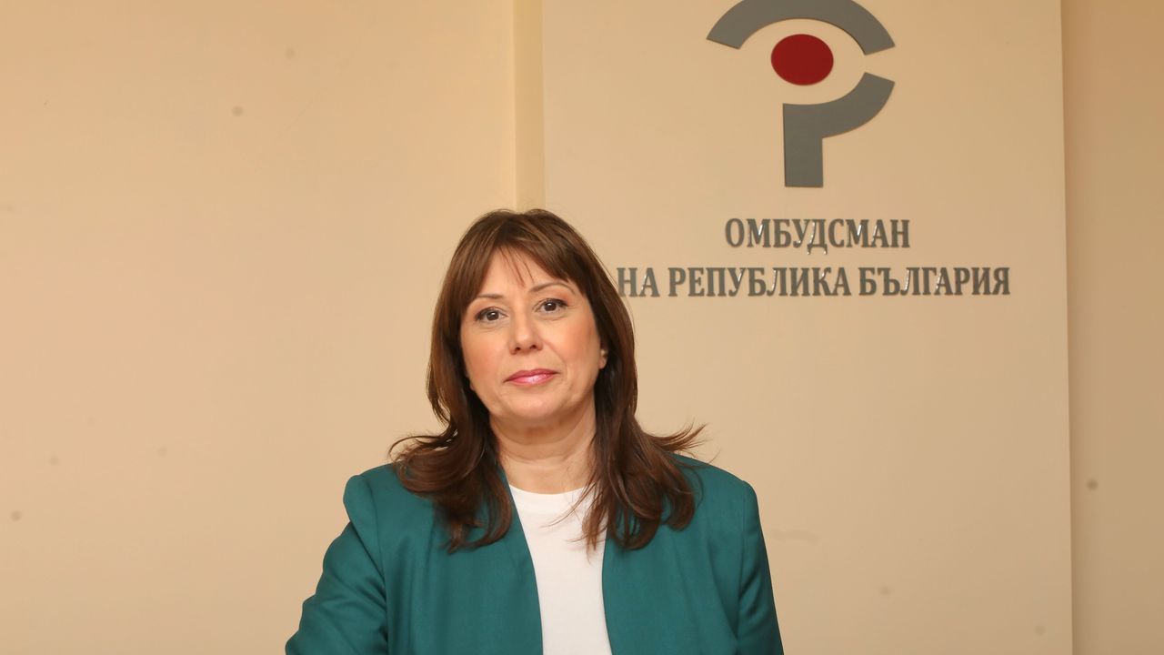 Делчева: Омбудсманът няма място в "домовата книга", но е въпрос и на личен избор