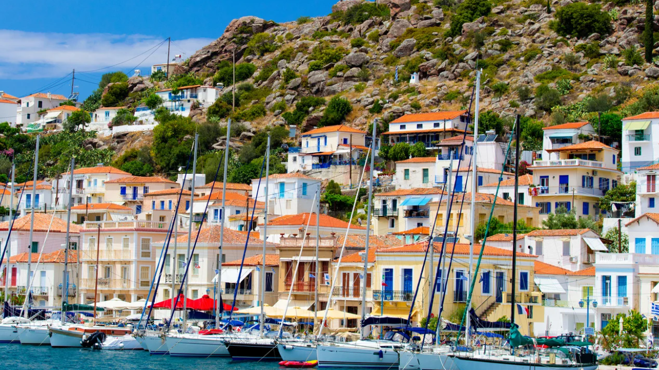 Нови правила и глоби до 20 000 евро за Airbnb имоти в Гърция от октомври