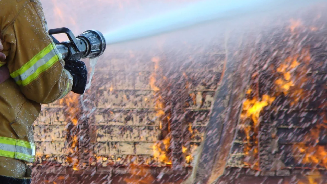 Тежко лято с тежки пожари изпращат пернишките пожарникари, каза пред