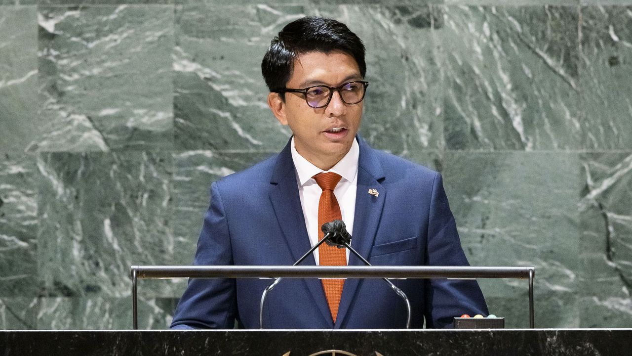 Президентът на Мадагаскар предупреди за опит за преврат в страната, без да представи доказателства