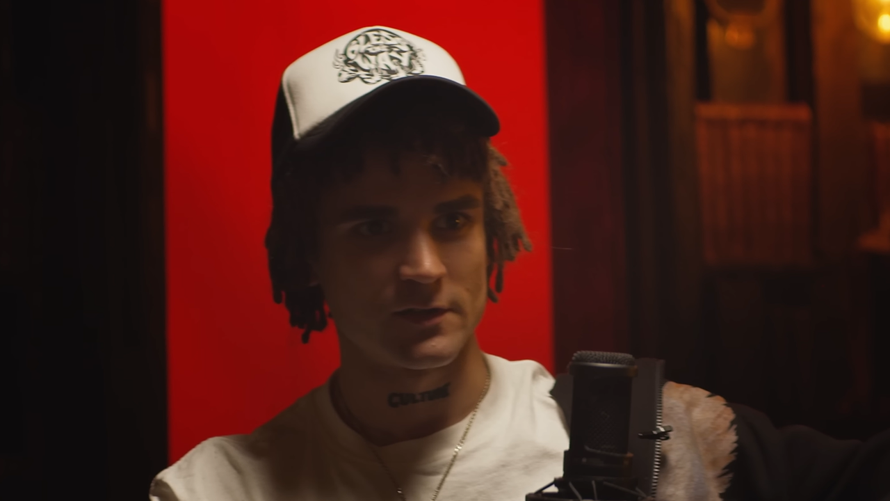 Руски рапър отмени издаването на албума си, не отговарял на изискванията на цензурата