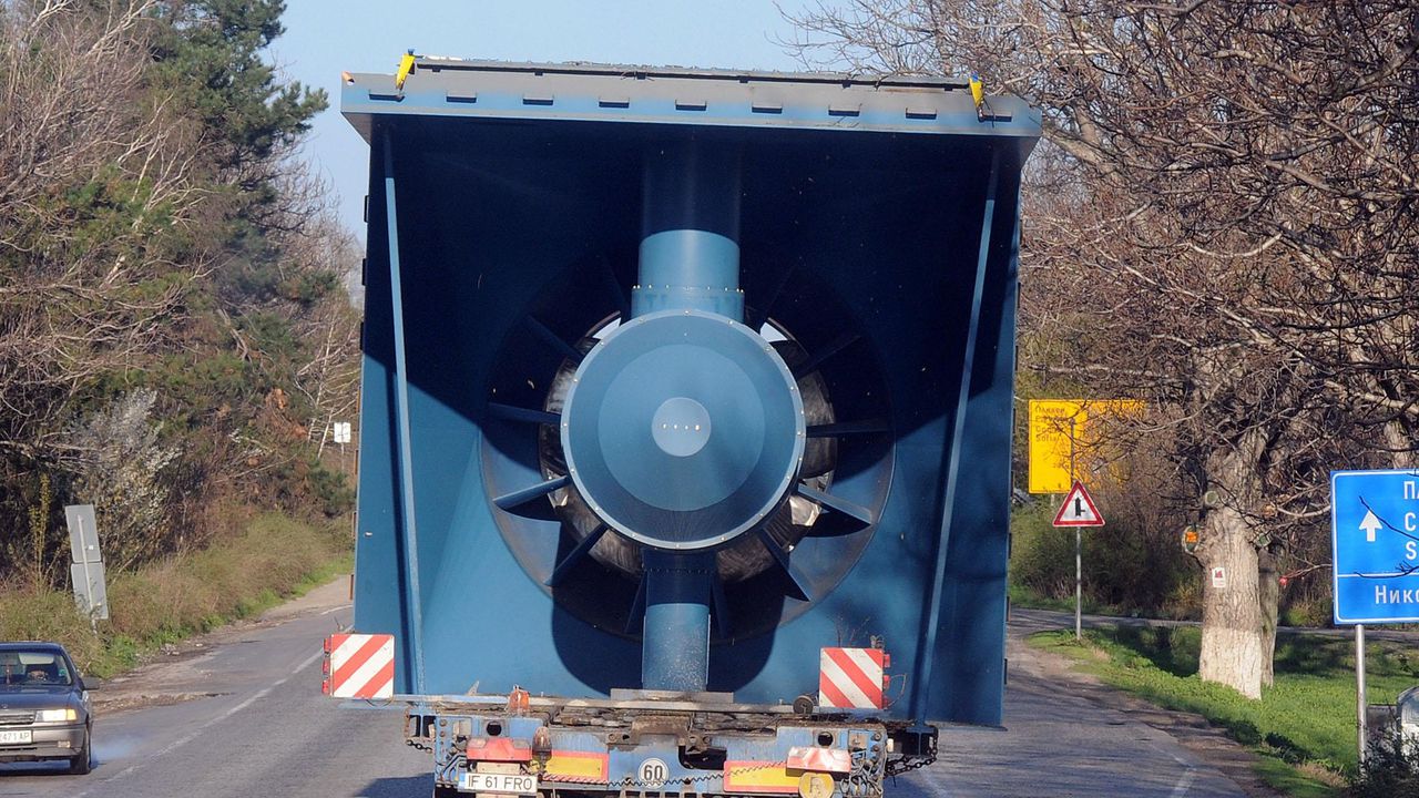 Движението в Шуменско ще е затруднено, заради преминаващ извънгабаритен товар от Ришкия проход към автомагистрала “Хемус“