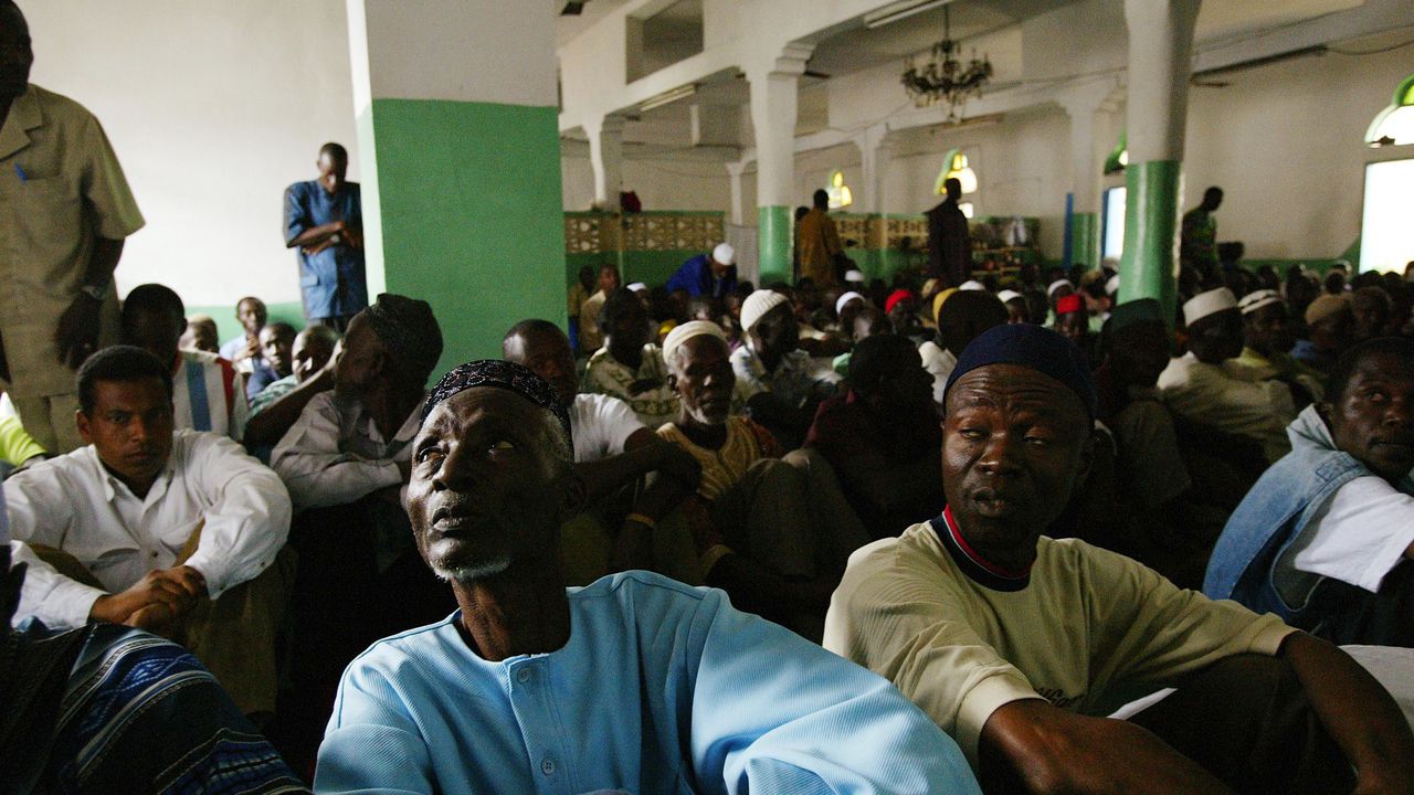 Шестима души загинаха при блъсканица по време на кампания за