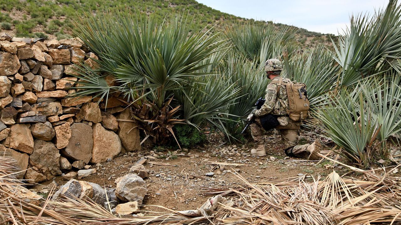 Колумбийската армия удари бунтовнически лагер