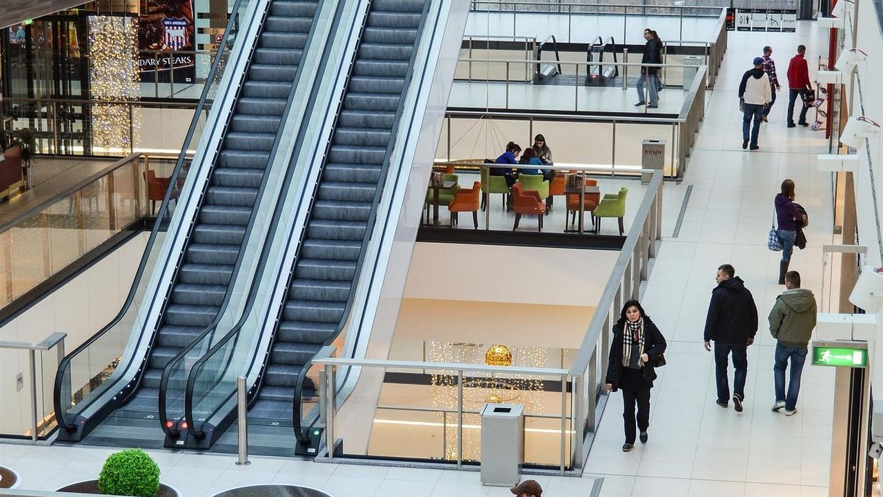 Евакуираха мол в София