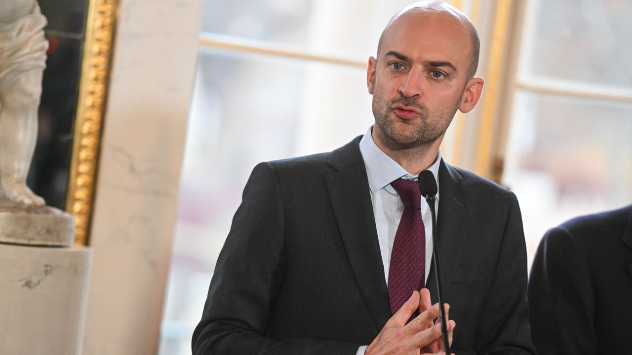 Френският външен министър заяви, че американските военни операции в Карибско море нарушават международното право