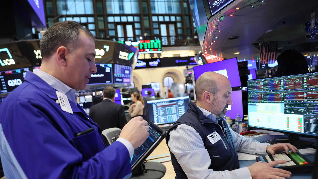 Широкият индекс S&P 500 отчете минимален спад от 0,1 пункта