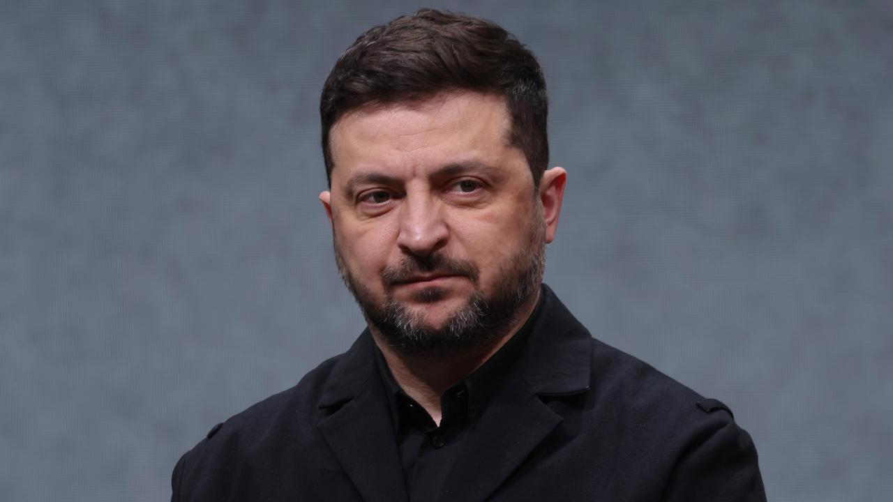 Полският президент Карол Навроцки заяви, че е решил да лиши