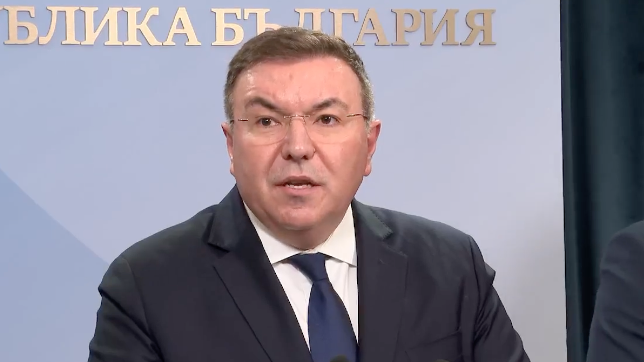 Проф. Ангелов за ветото на Радев: Не разбира от здравеопазване, но политиканства за пореден път