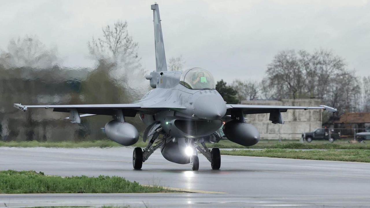 Комисията за контрол над службите заседава извънредно заради F-16
