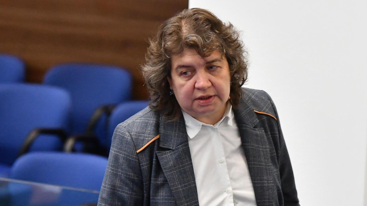 Наталия Киселова поздрави Иван Иванов за спечелената шампионска титла при юноши на откритото първенство по тенис