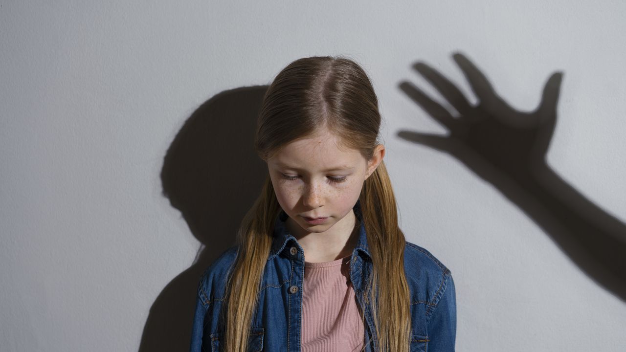 11-годишното момиче, което беше пребито от ученичка на 13 години,