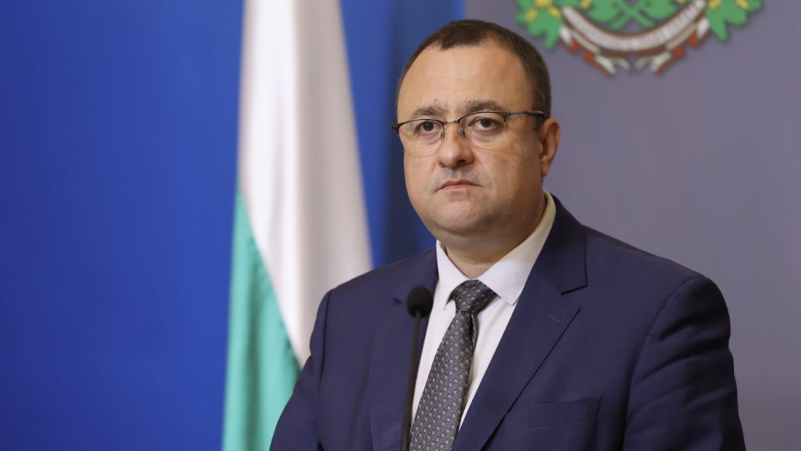 Министър Иванов разпореди проверки за установяване на всички течове и кражби на вода в Плевен