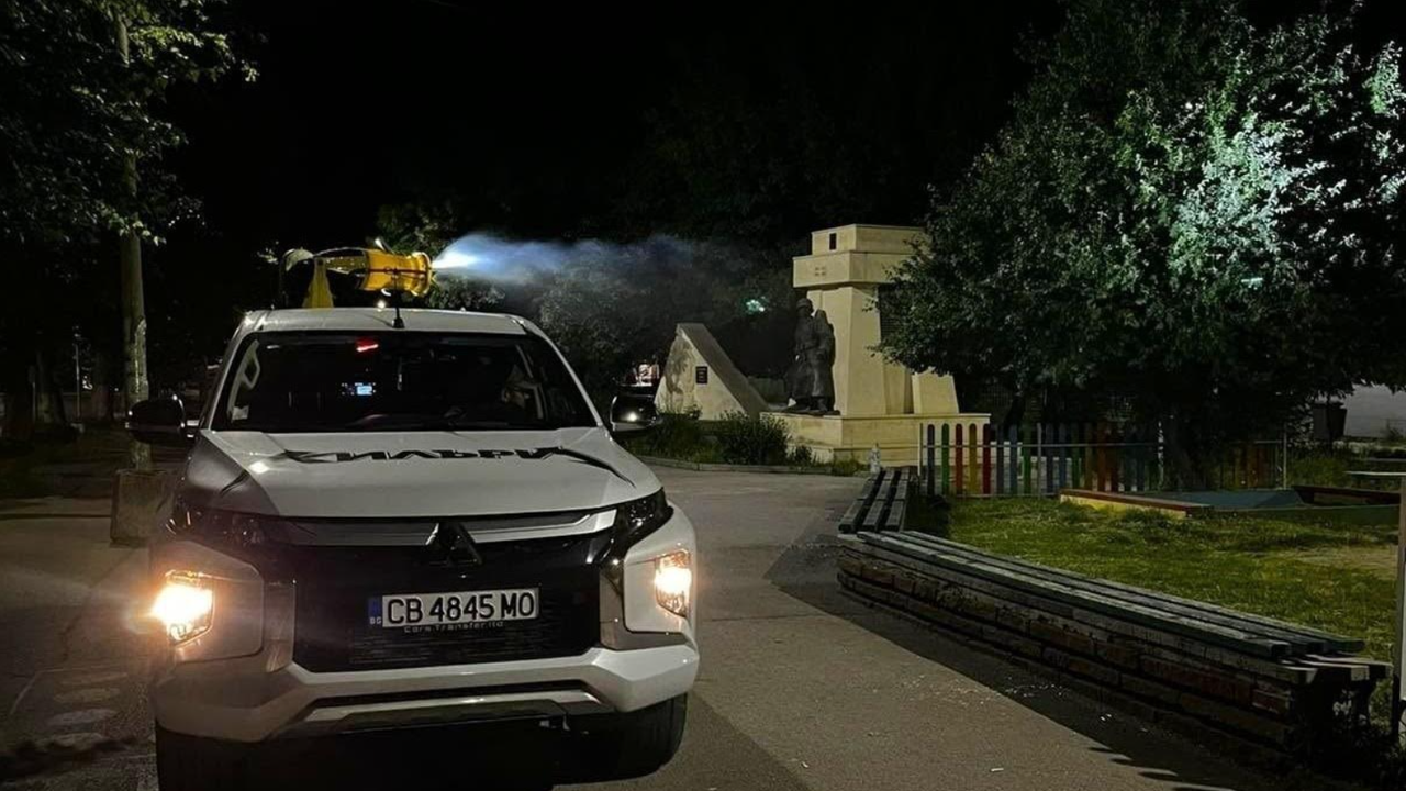 СО започна вторите планови обработки срещу комари и кърлежи в кварталите