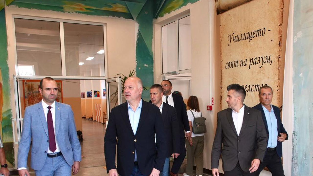 Премиерът: Изграждането на модерна образователна инфраструктура е гаранция за по-доброто образование на децата в България