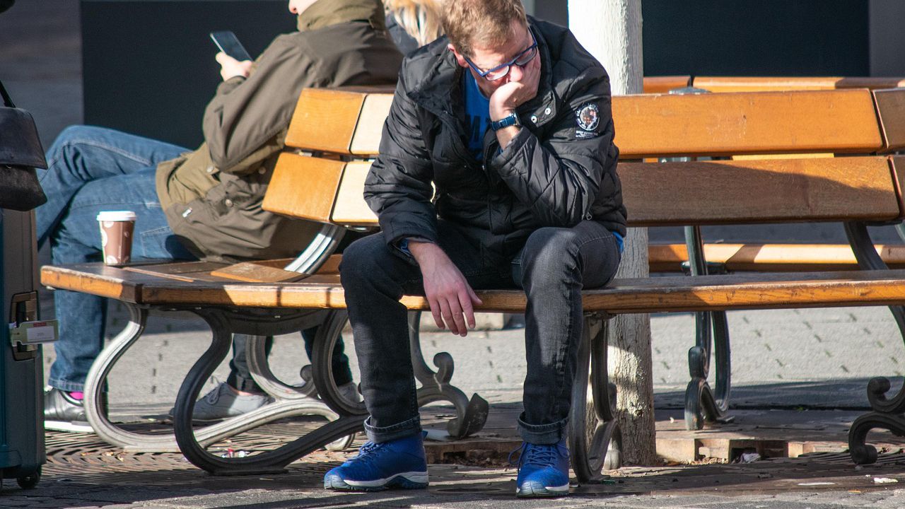 Чувството за самота сред хората от всички възрастови групи нараства, сочи проучване на ОИСР