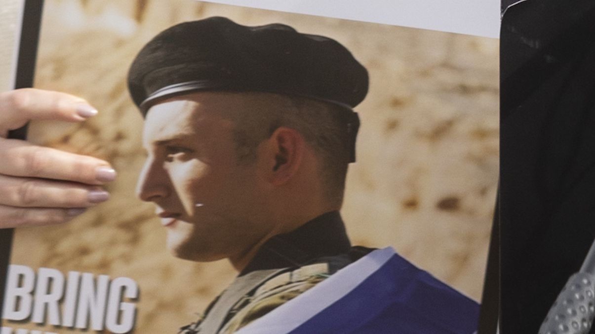 Хамас освободи първите седем израелски заложници, сред тях е и мъж с български паспорт