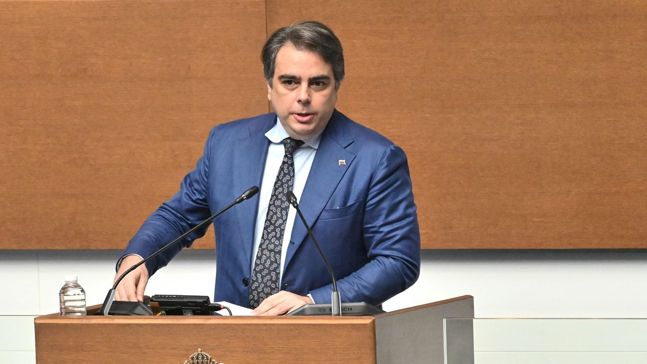 Асен Василев за вота в Пазарджик: Видяхме срамни сцени, искаме главата на Даниел Митов