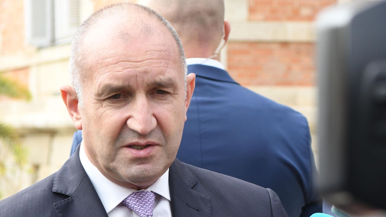 Радев: Ако истинската цел на управляващите беше да не затвори рафинерията, досега щяха да са назначили ОТУ