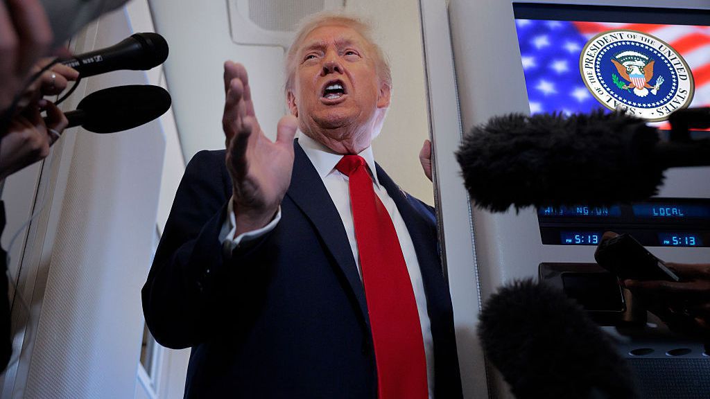 Тръмп с ултиматум към Путин: Или ще прекрати войната в Украйна, или пращам „Томахоук“ на Киев