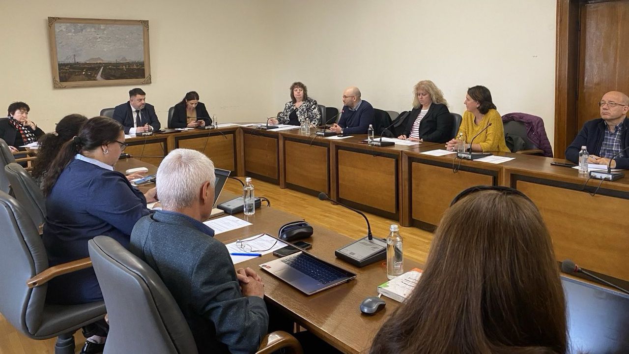 За председател бе избран Мирослав Цеков, председател на Форум Гражданско