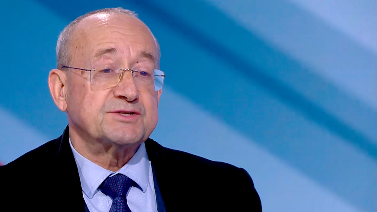 99 000 чиновници не плащат осигурителни вноски, а това ощетява бюджета, заяви Цветан Симеонов от БТПП