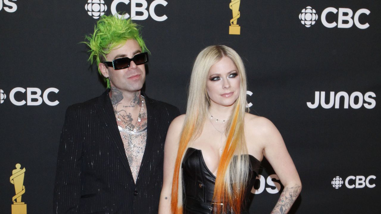 Певецът Мод Сън описа раздялата си с Аврил Лавин като "брутална"