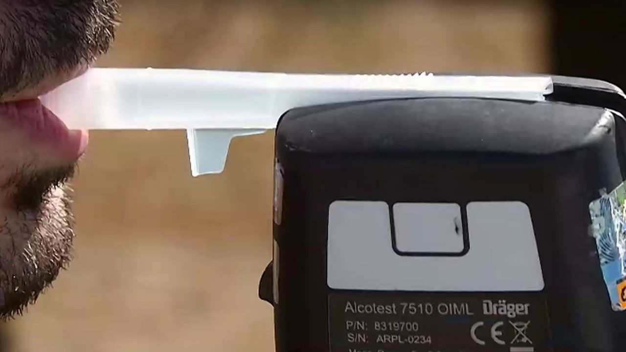 Задържаният с 4,23 промила: Пил водка от обяд и излязъл да се поразходи с колата