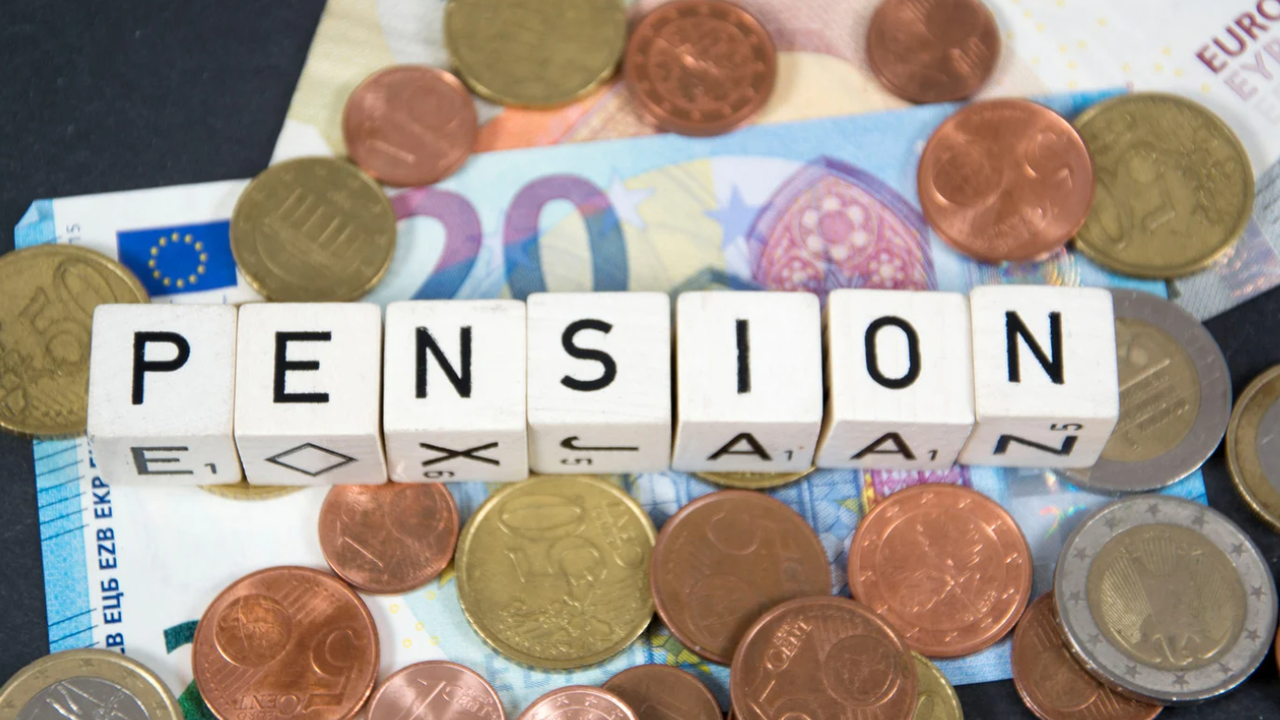 Декларация за продължаване получаването на българска пенсия в чужбина се подава в края на всяка година, припомнят от НОИ