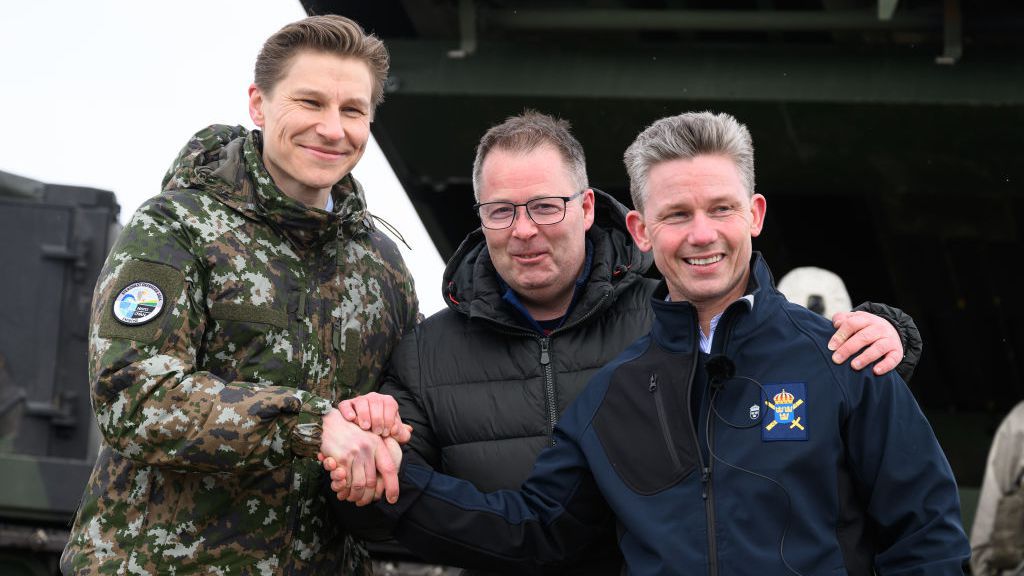 Северните и балтийските страни обещаха военна помощ на Киев за 500 млн. долара