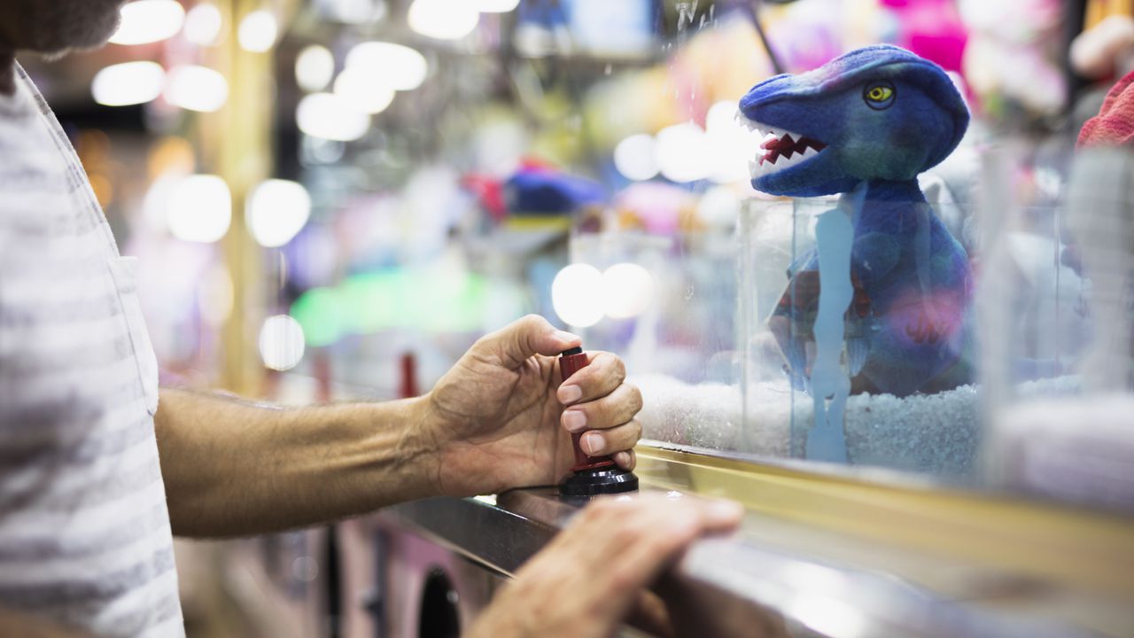 Крадци откраднаха 350 лева на стотинки от вендинг автомати за играчки в Бургас