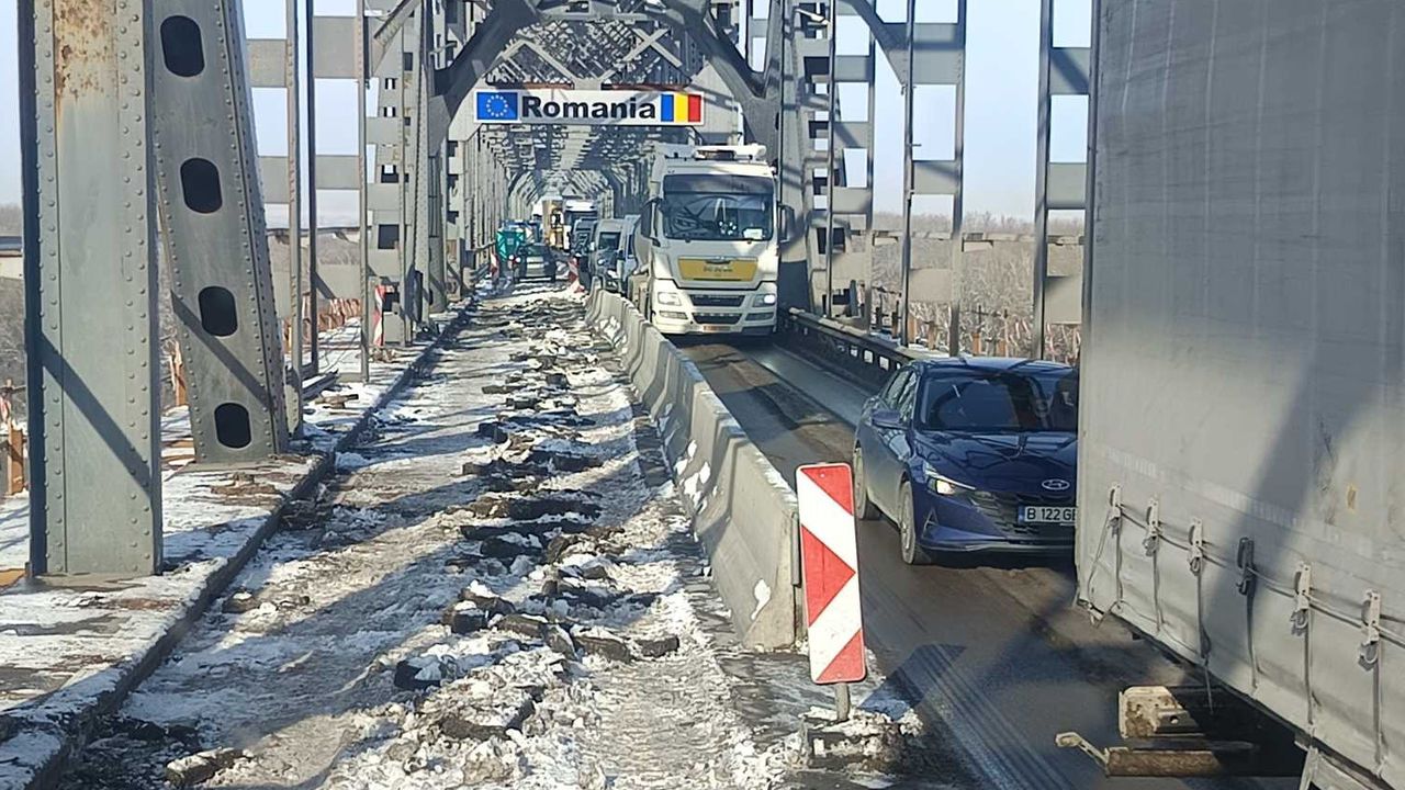 По график продължава основният ремонт на Дунав мост при Русе.