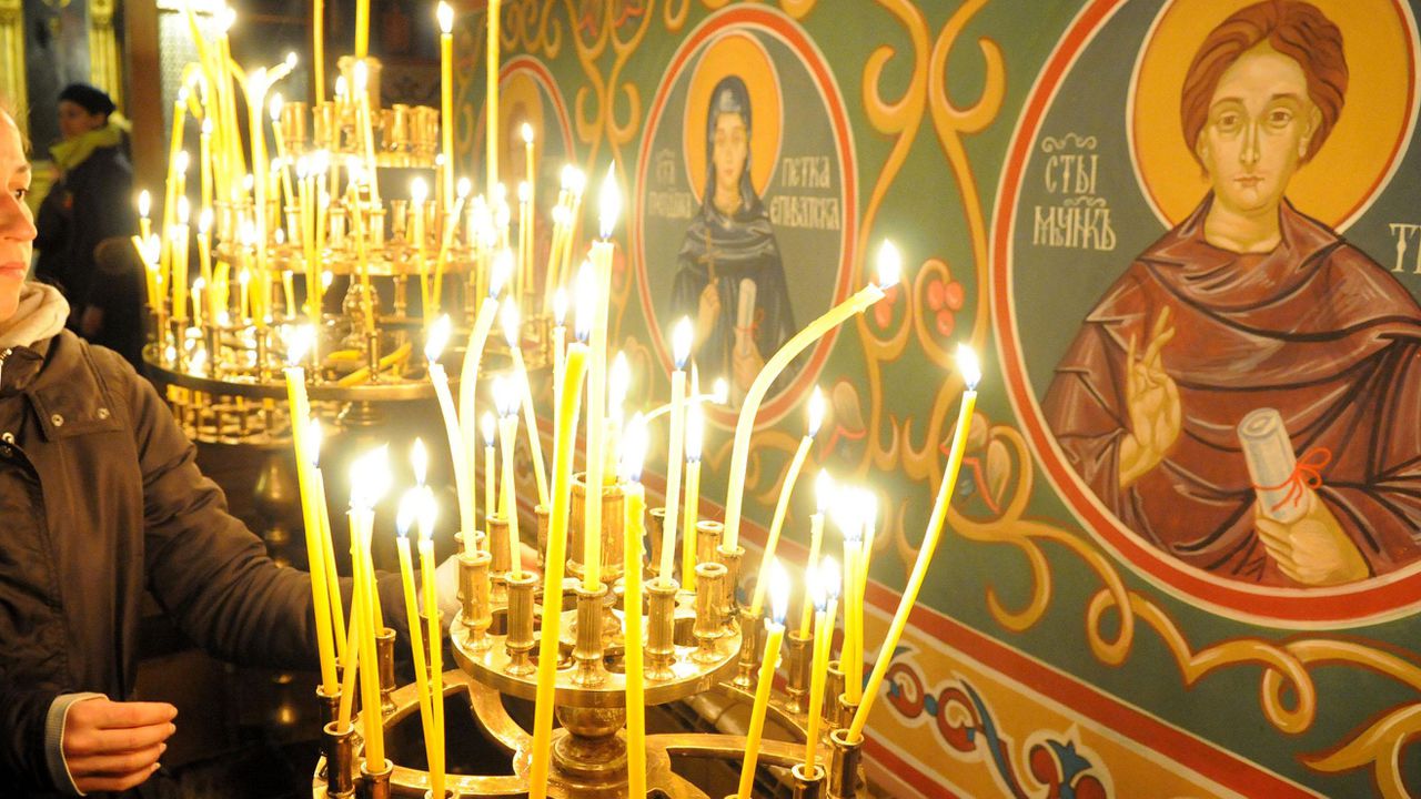 Свети Ириней Лионски е християнски епископ и виден богослов, един