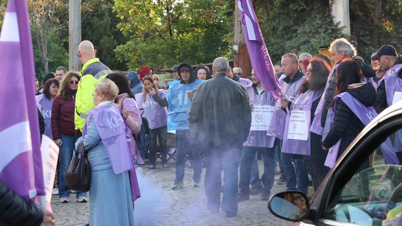 Работещите в градския транспорт в София обявиха гражданско неподчинение