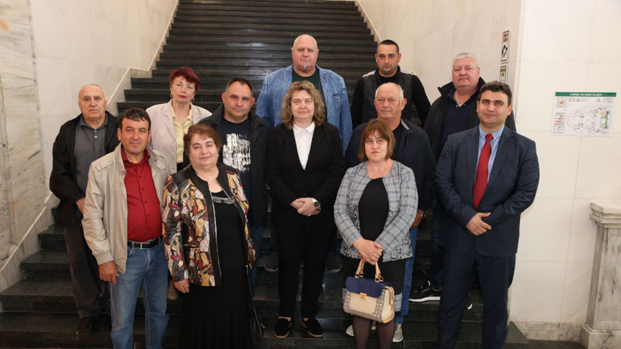 Наталия Киселова посрещна в парламента общественици от Роман и Манастирище