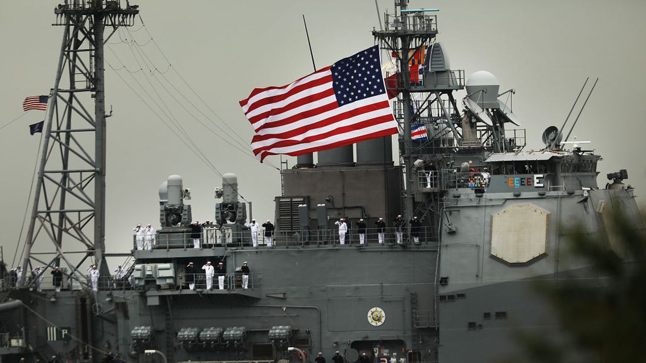 Американски разрушител е прехванал и задържал с часове венецуелски риболовен кораб