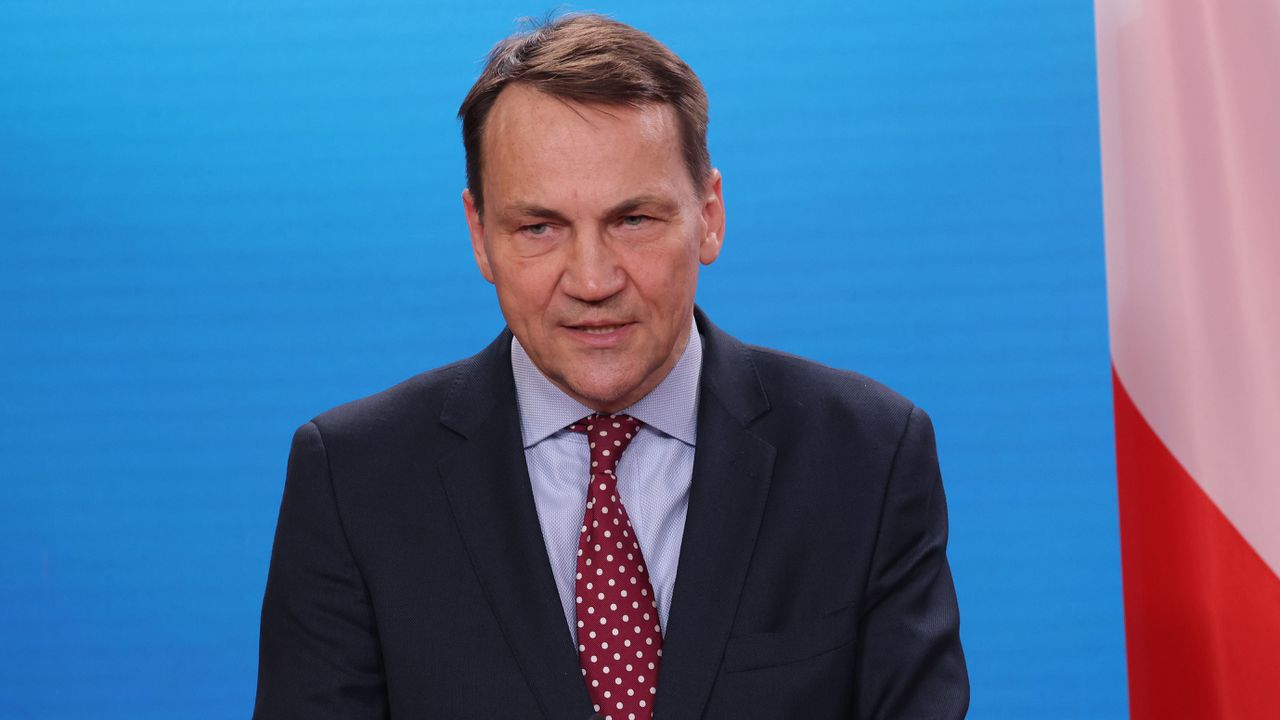 Полският външен министър: Европа трябва да бъде подготвена за дълбок руски удар