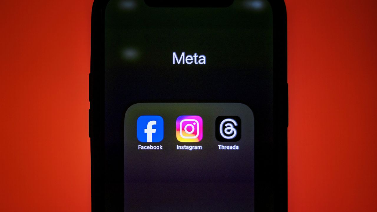 "Мета" въвежда допълнителна защита срещу зловредно съдържание за тинейджърите в "Инстаграм"