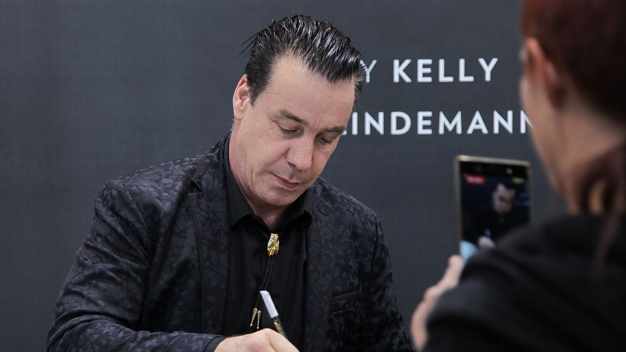 Поезията на Тил Линдеман излиза за първи път на български език