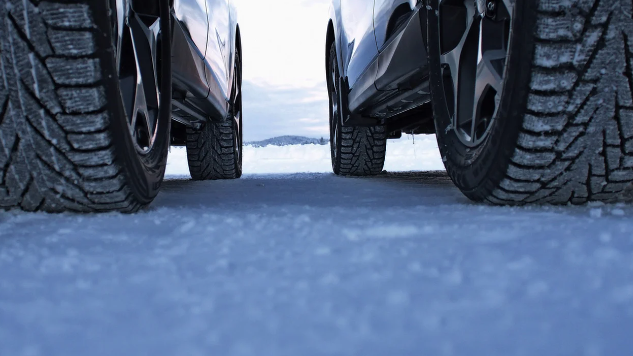 Всички камиони и автобуси в Турция трябва да са със зимни гуми от утре