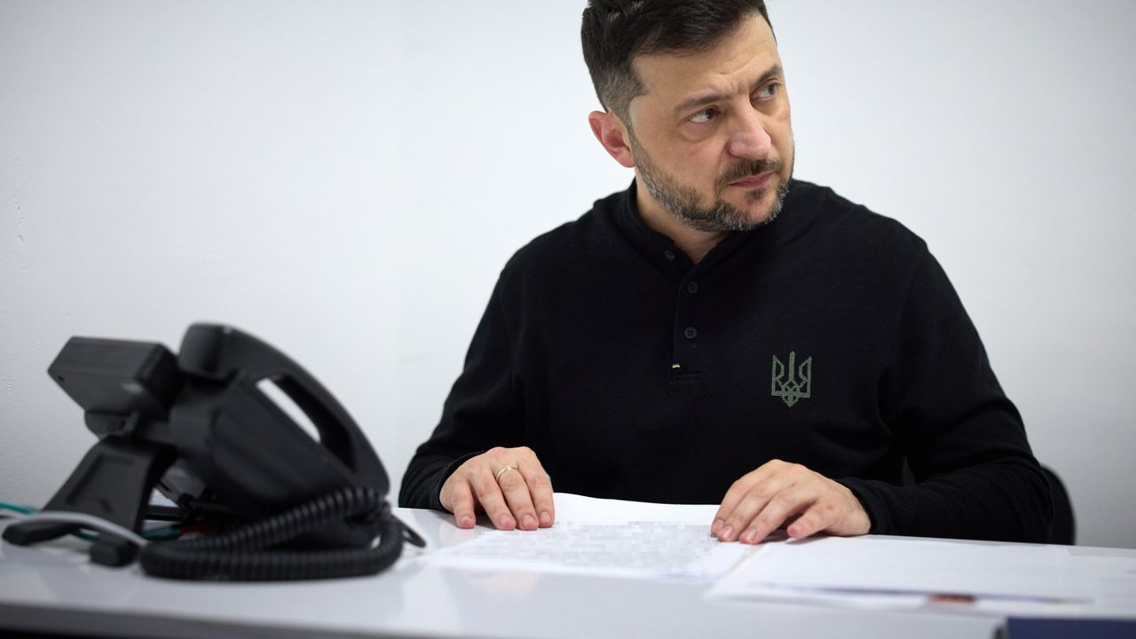 Зеленски отстрани двама министри от Съвета за национална сигурност и отбрана на Украйна