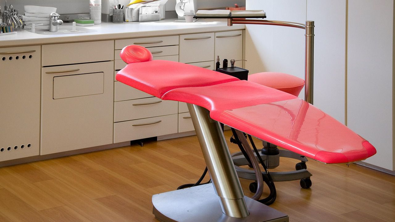 2-годишно дете почина след анестезия в стоматологична клиника, започнали са масови проверки