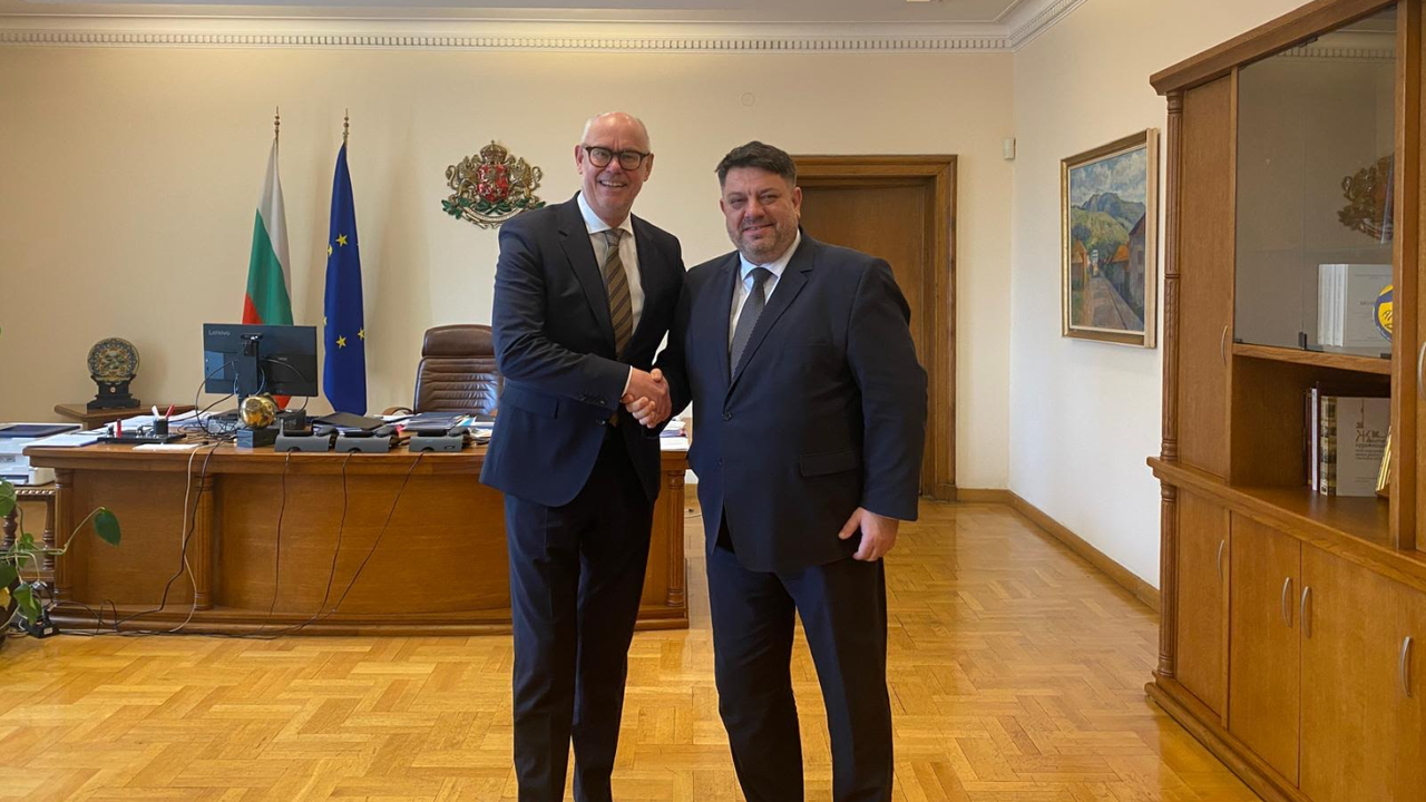 Вицепремиерът Зафиров се срещна с посланика на Нидерландия