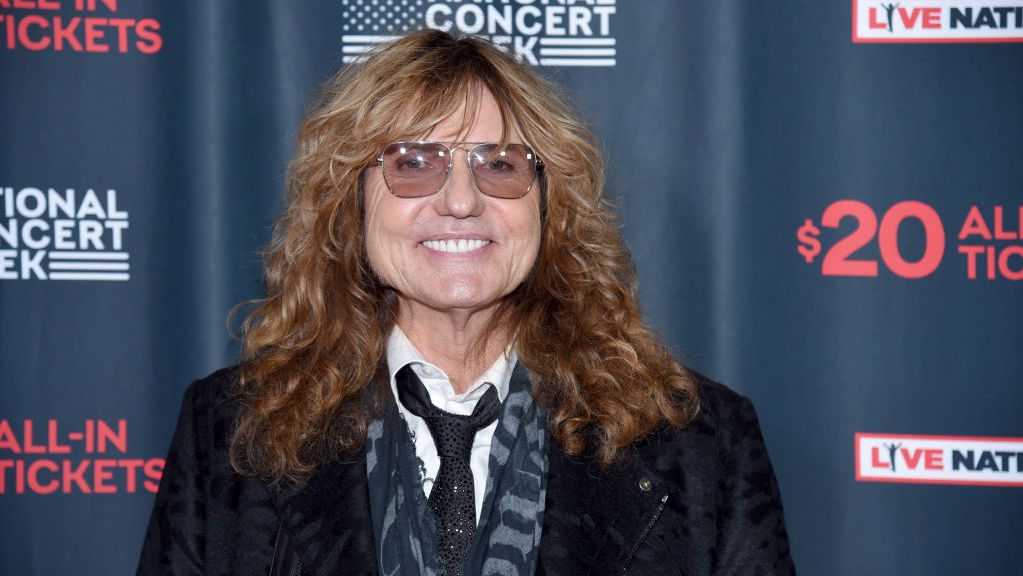 След 50 години на сцената: Дейвид Ковърдейл се пенсионира