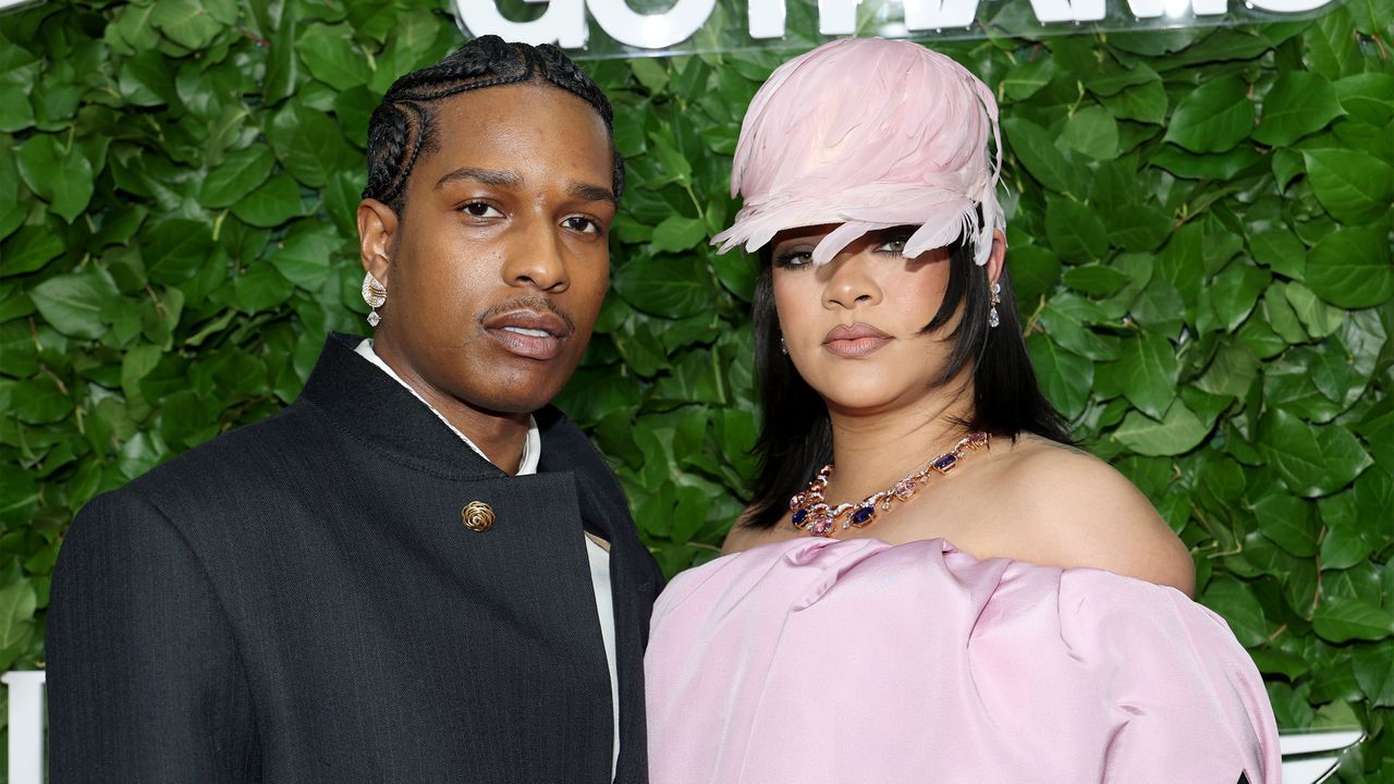 Поп дивата Риана намекна в социалните мрежи, че е готова