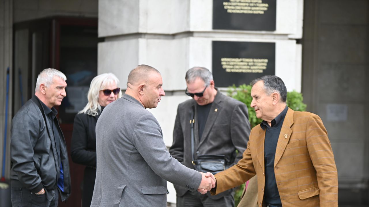 Поклонение пред щангиста Норайр Нурикян - Булфото