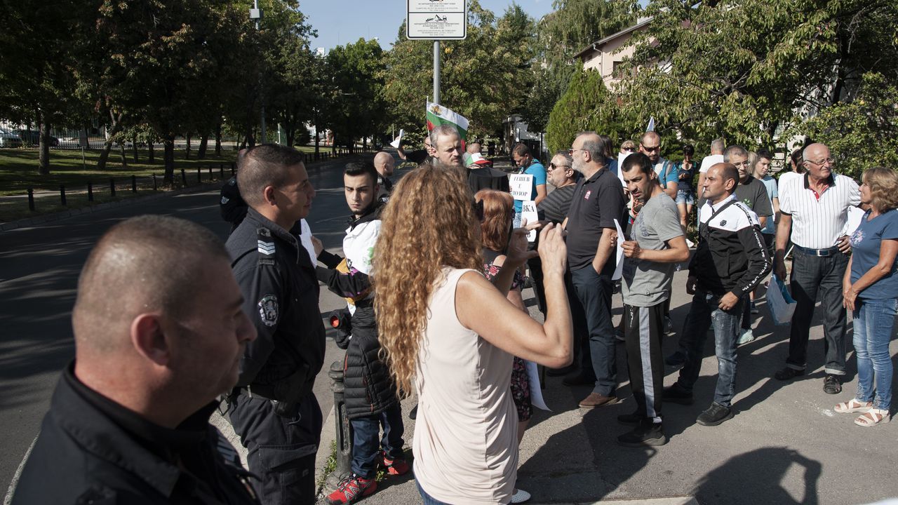 Протест срещу новия задължителен предмет в училище